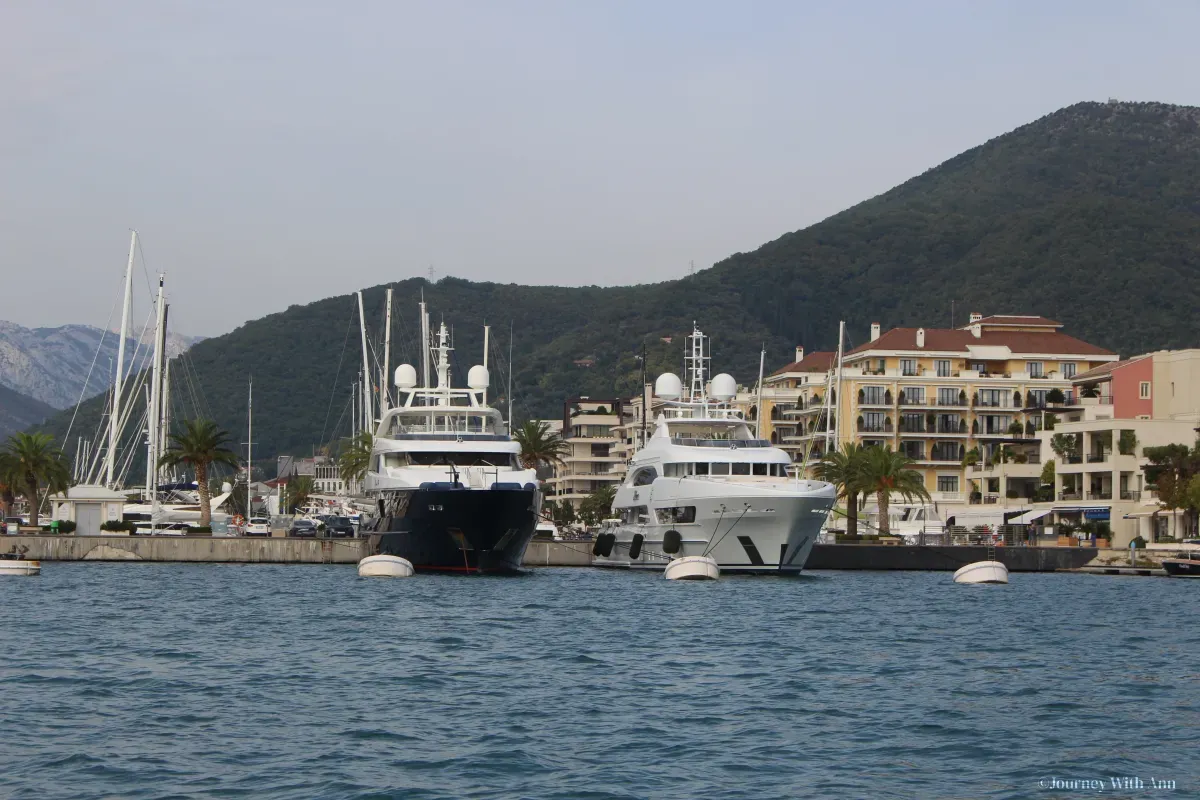 蒂瓦特机场 in Montenegro