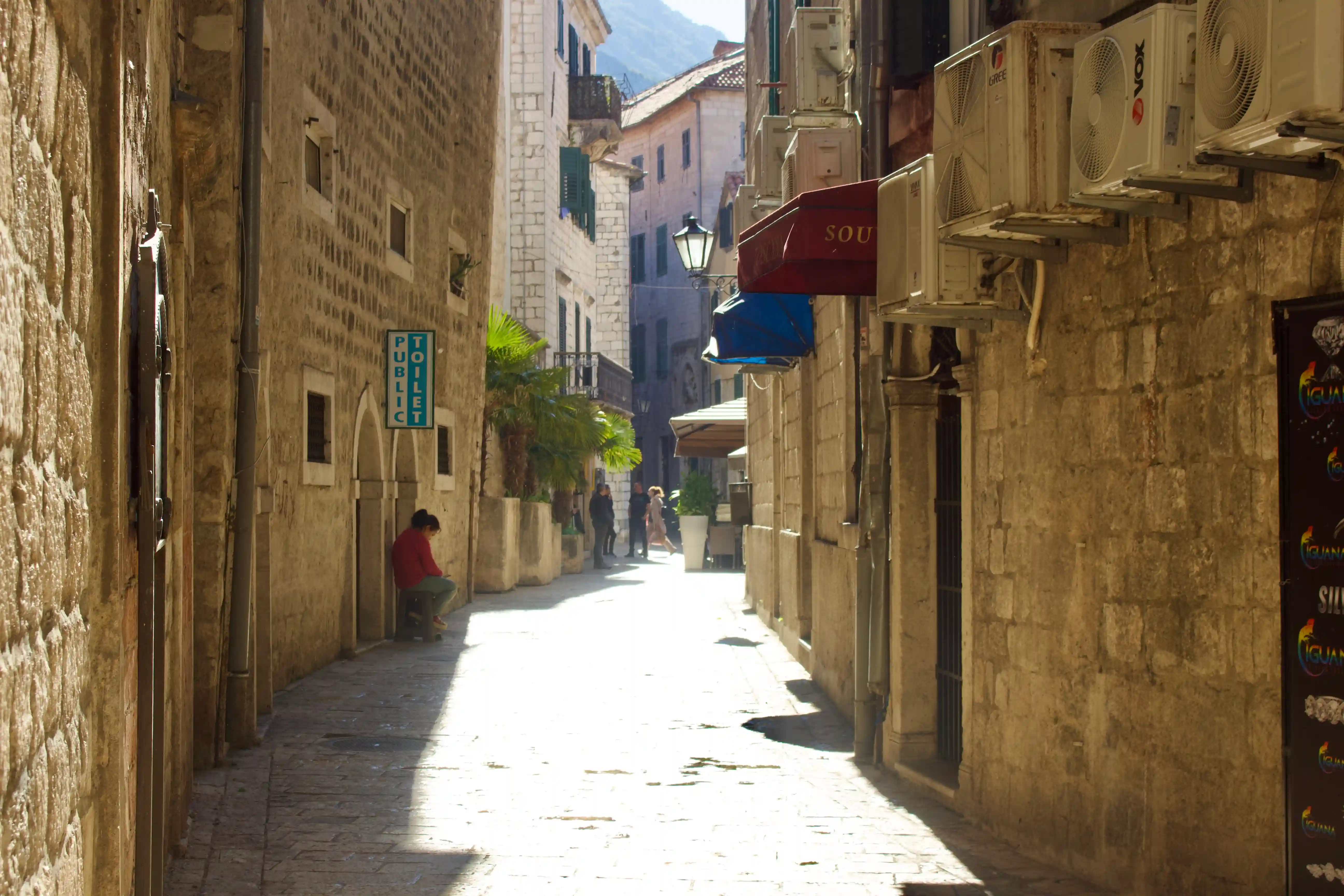 Imagine How do you get to Kotor old town? in Kotor